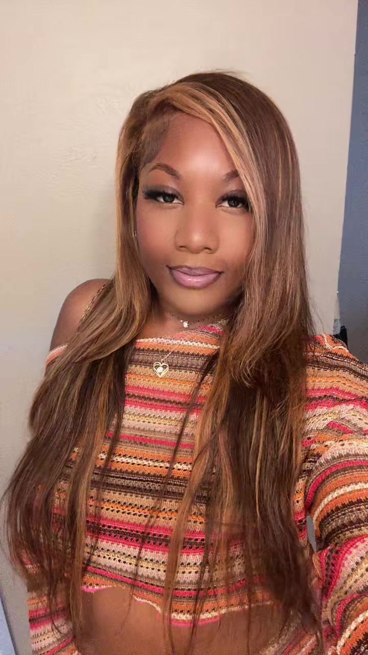 @nicoleee_