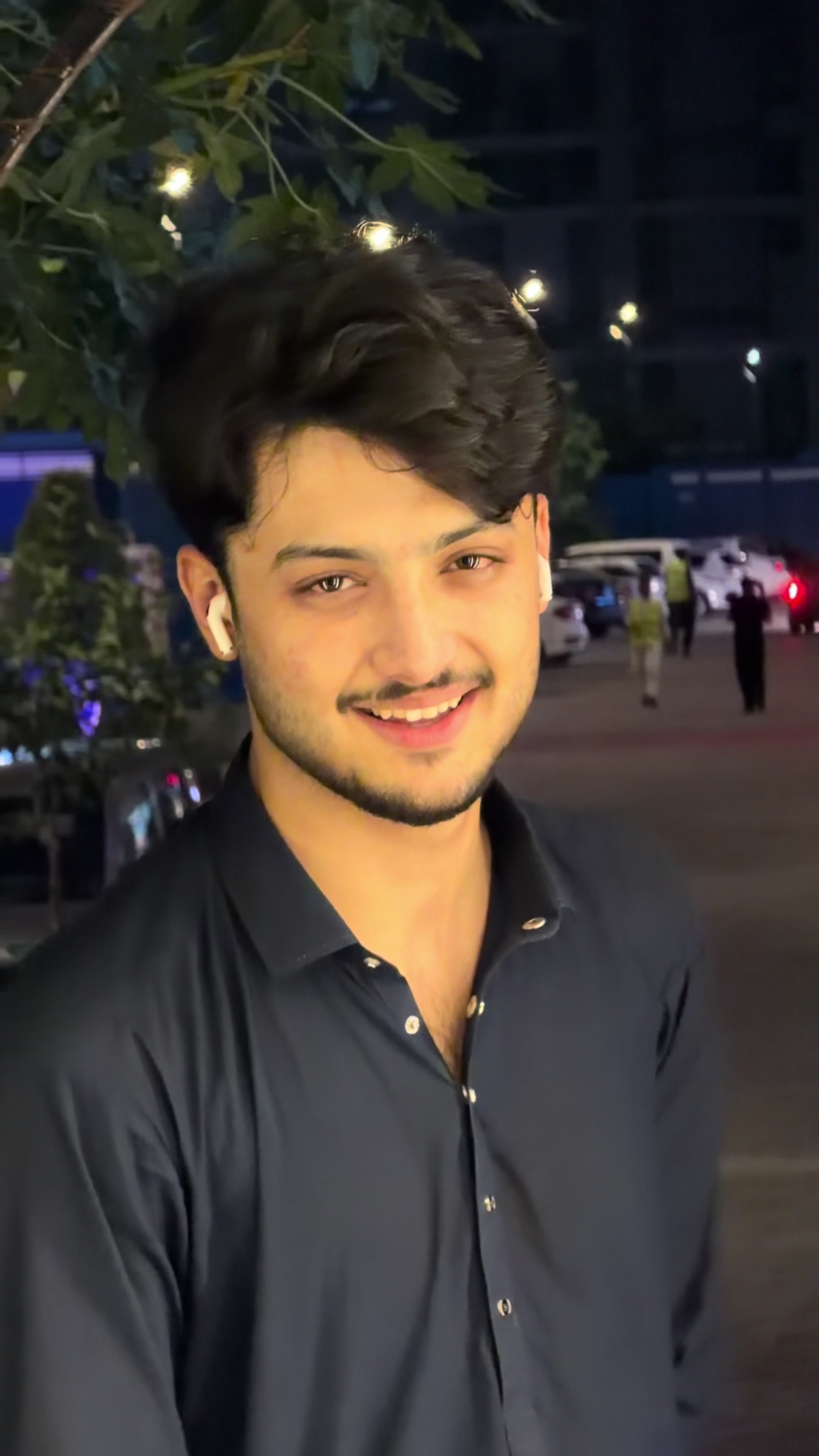 @Hussain_🫀
