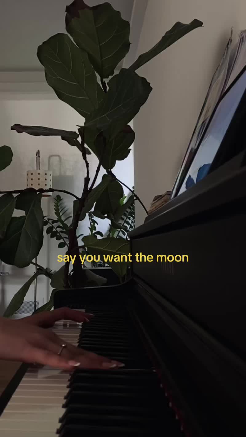 @L U N A