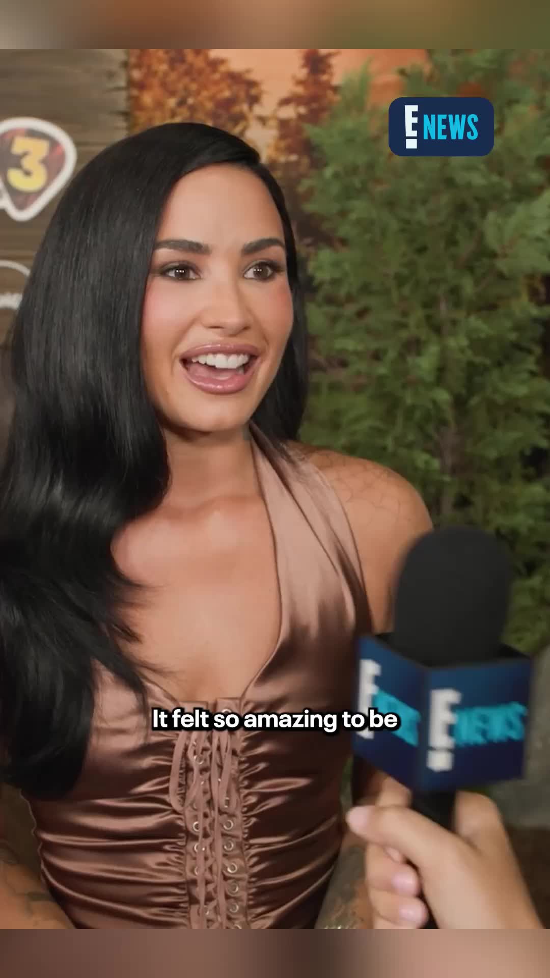 @E! News