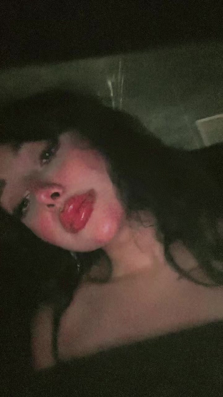 @𝓛𝓲𝓵𝔂𝔂𝔂🐬