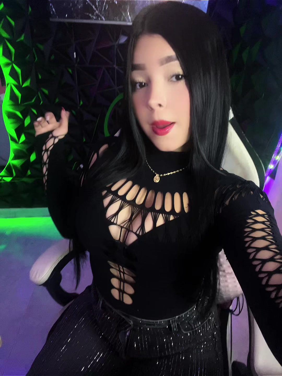@Sofiaᥫ᭡🐦🔥