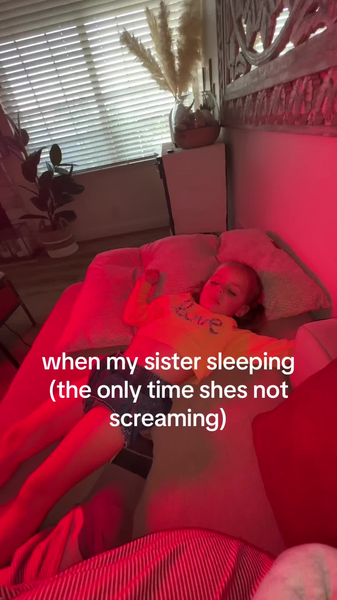 @1sabellawhite
