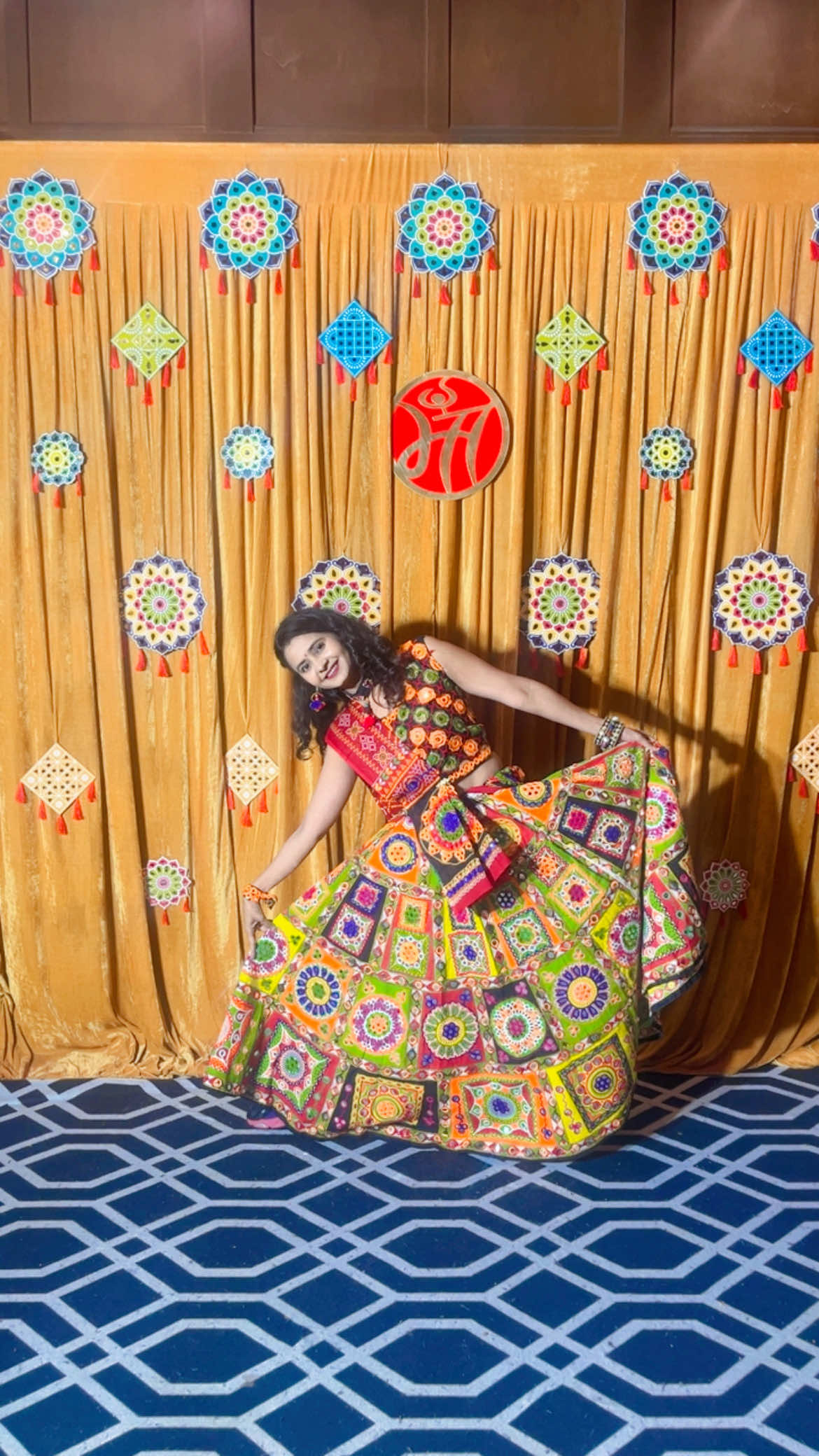 @(nidhzazz) Dr. Nidhi Joshi
