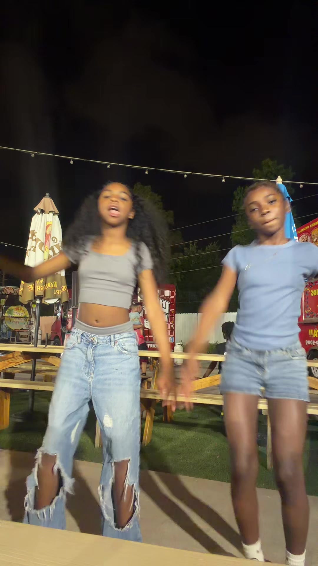 @themgirls_arielandtayla