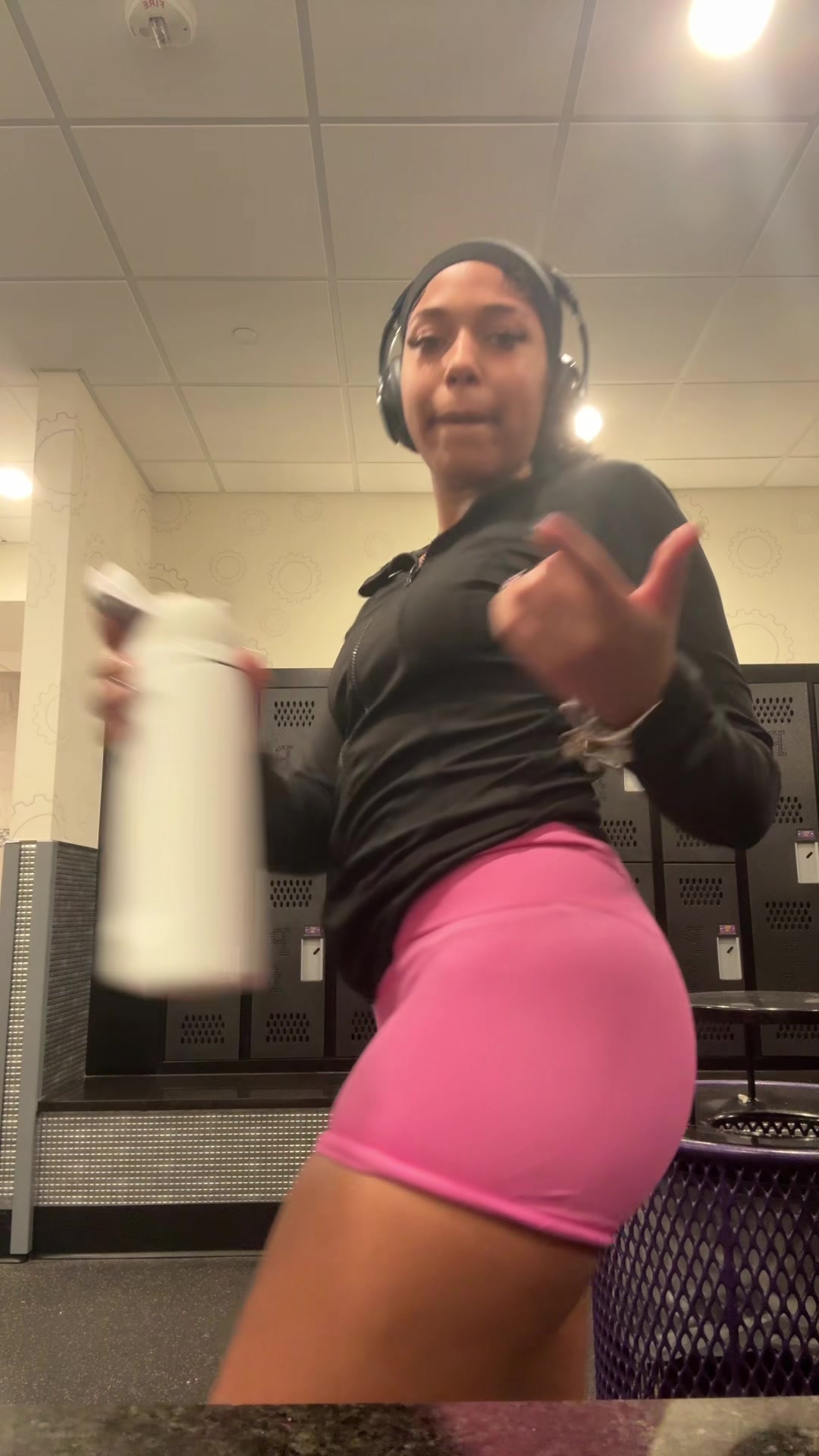 @lonelylightskin