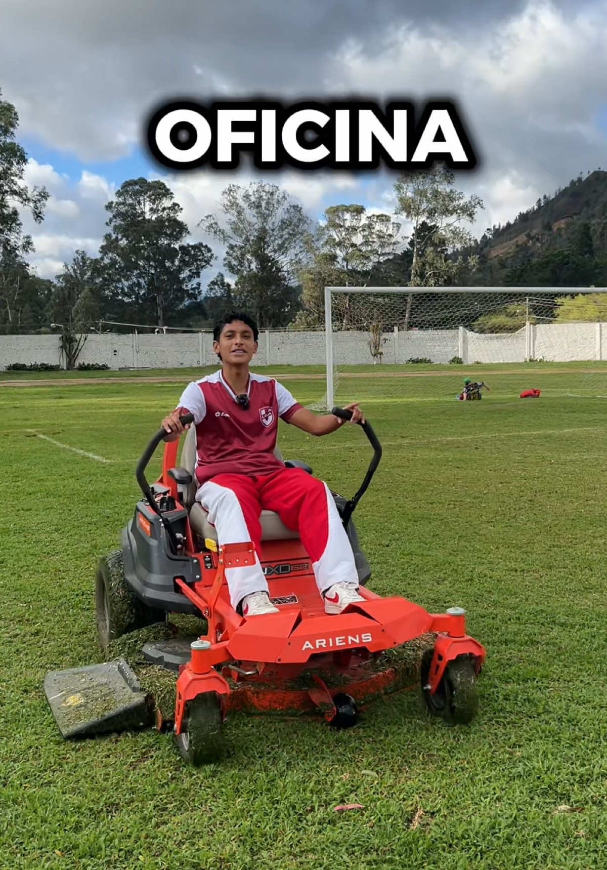 @Universidad Nacional de Loja
