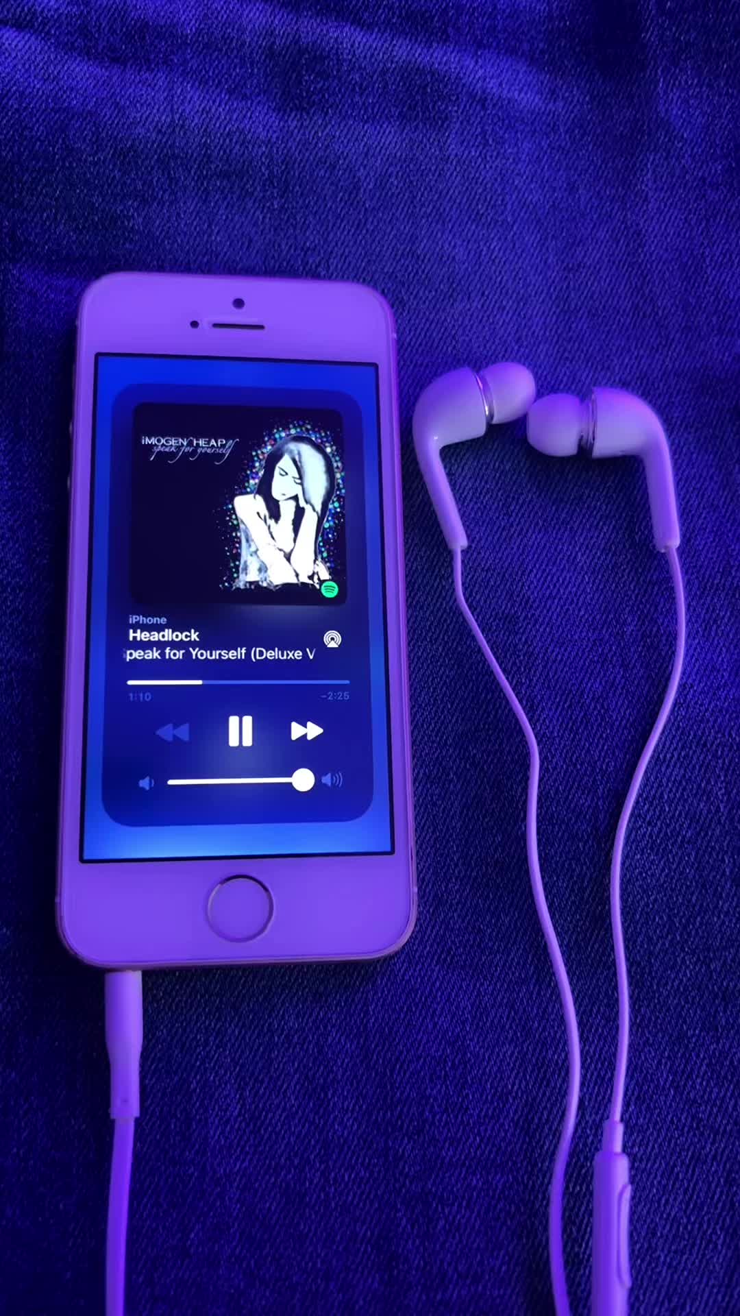@𖣂