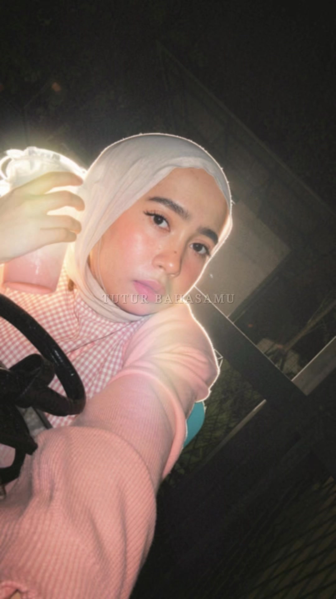 @Dari Kontak Anda