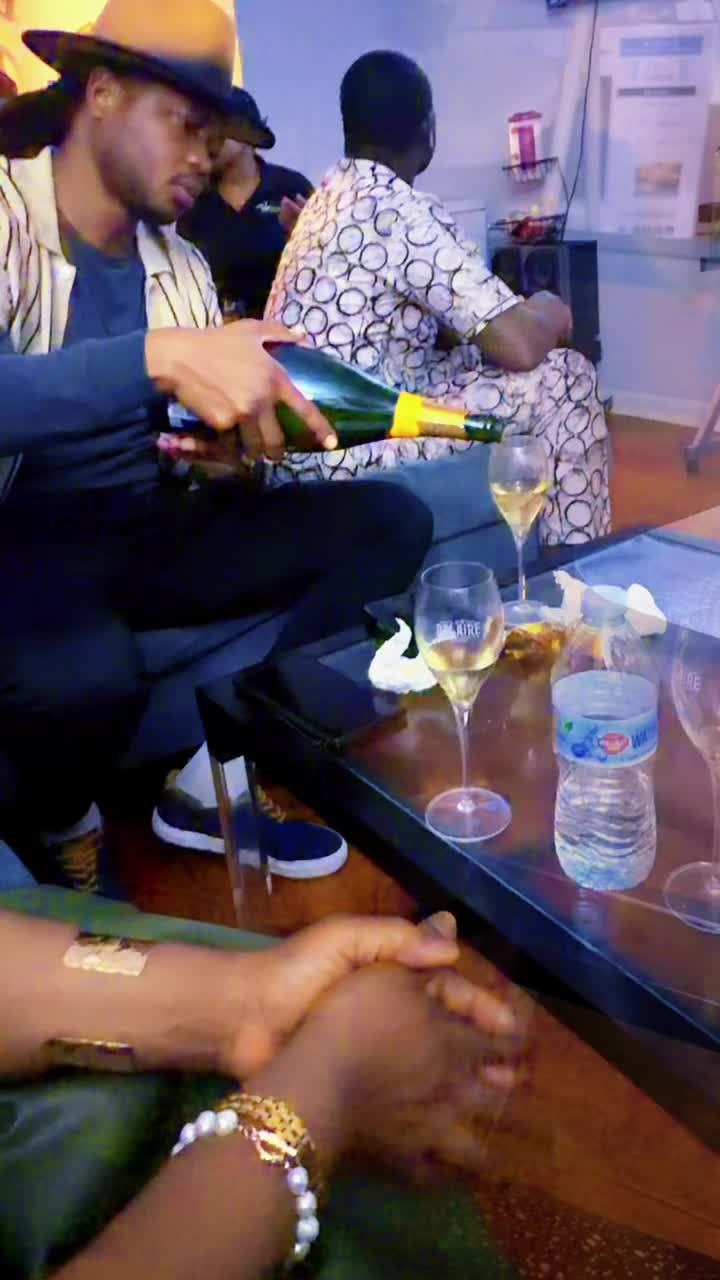 @Femme indépendante 🥂