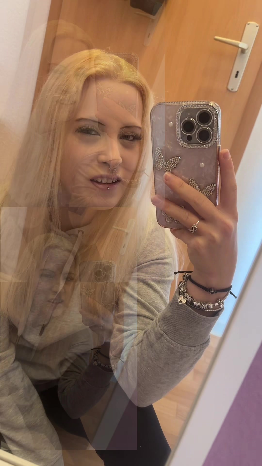 @𝑩𝒍𝒐𝒏𝒅𝒊