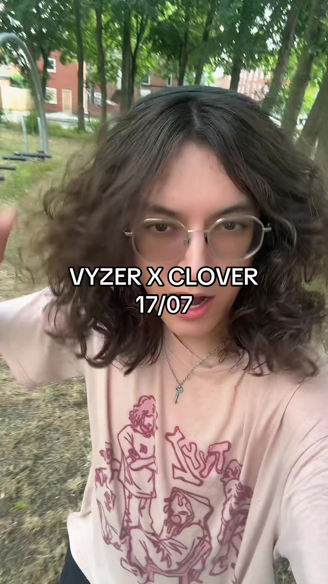 @Vyzer