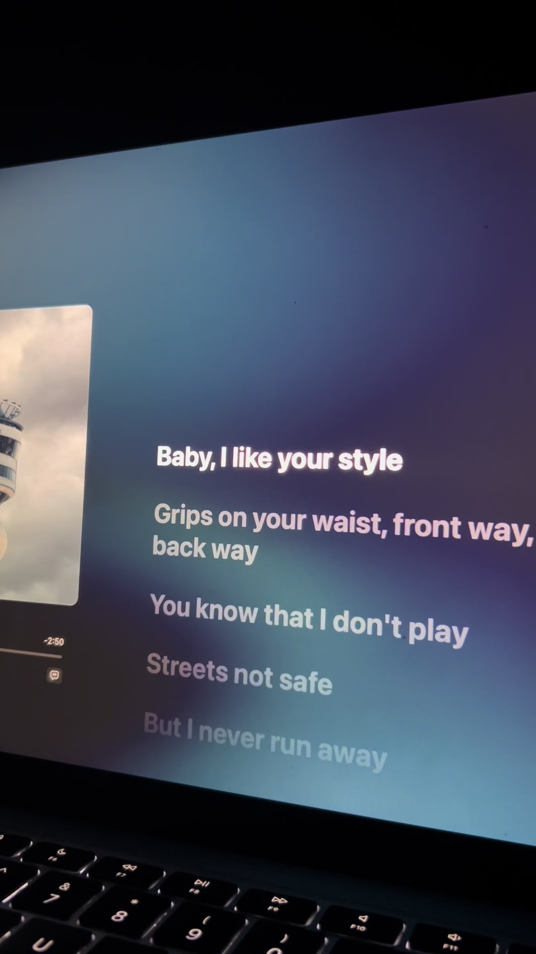 @🎧