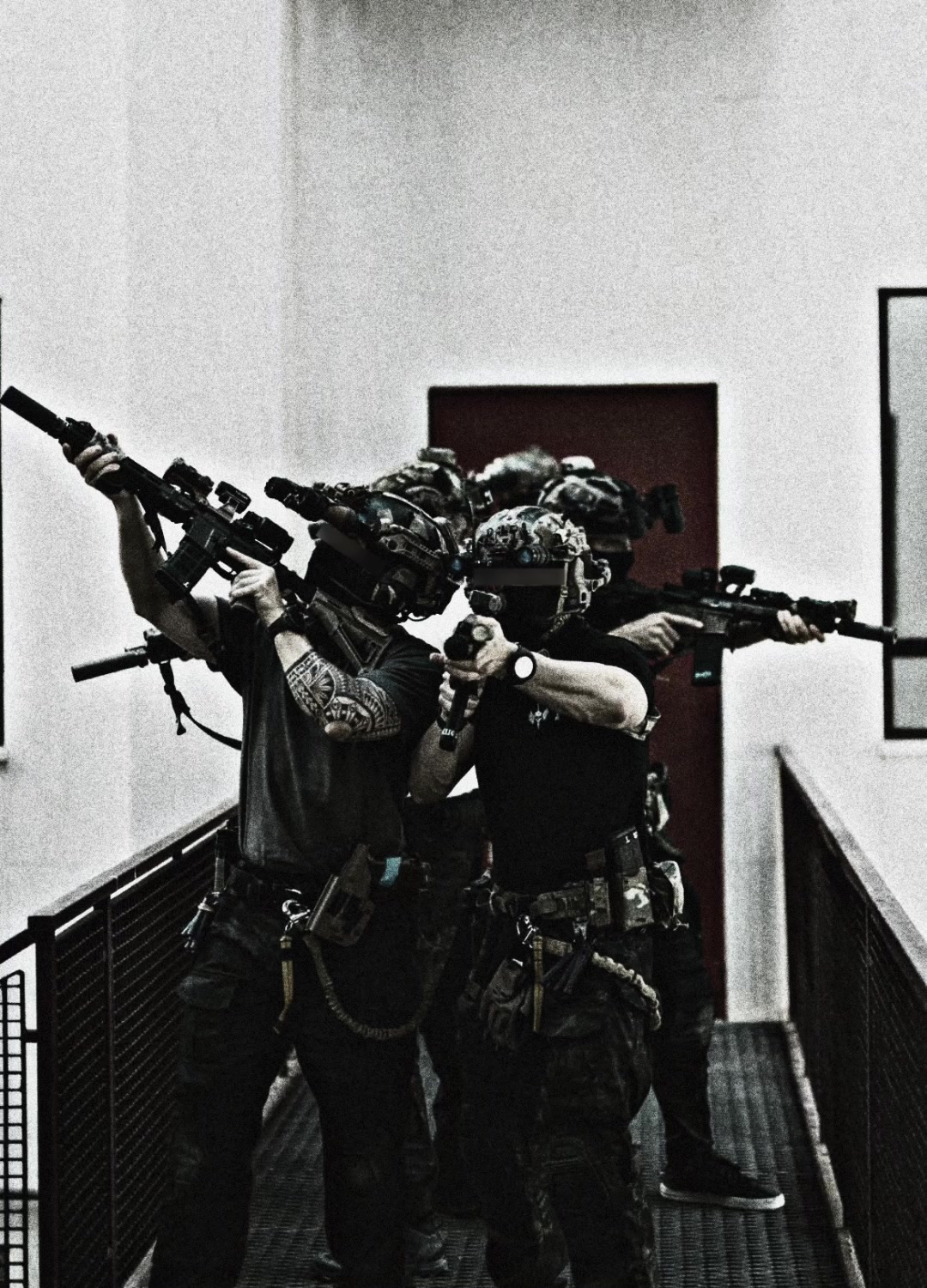 @SPECIAL FORCES