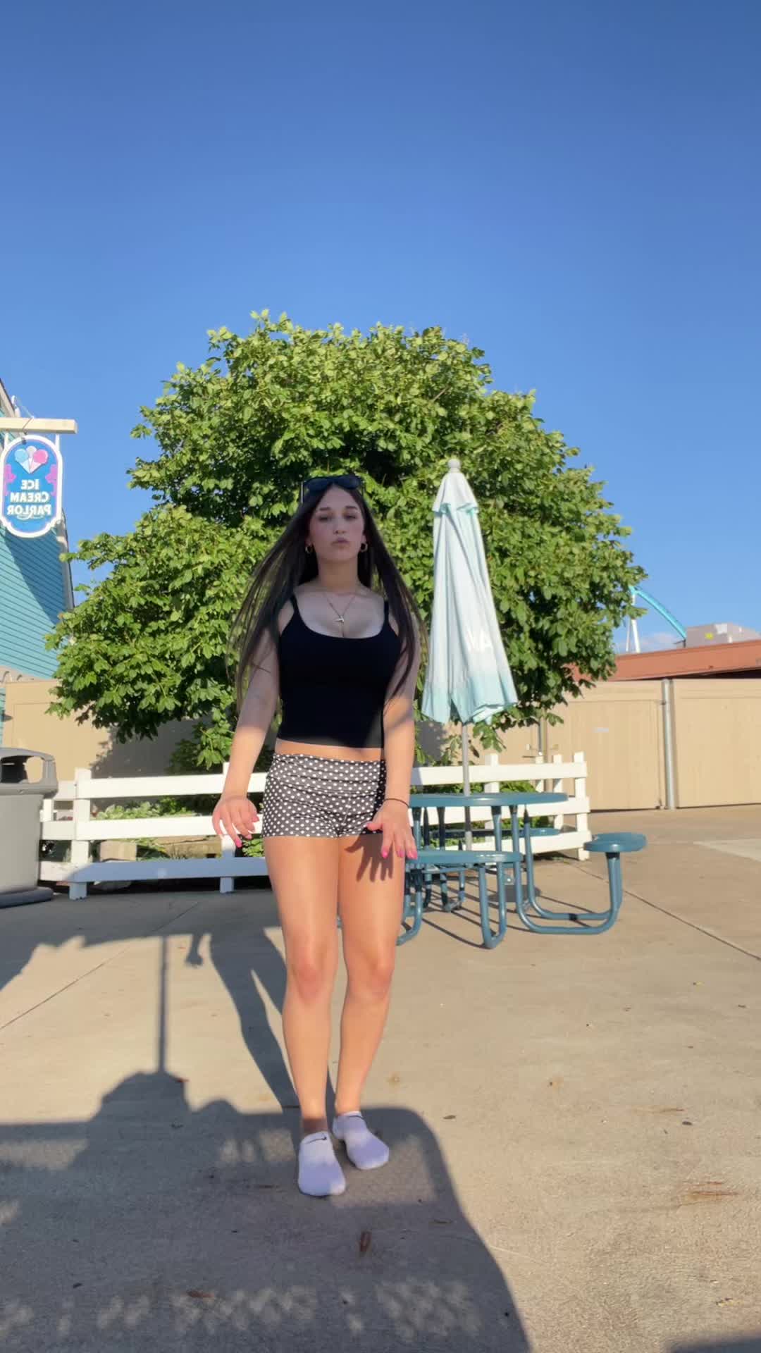 @Tzofia