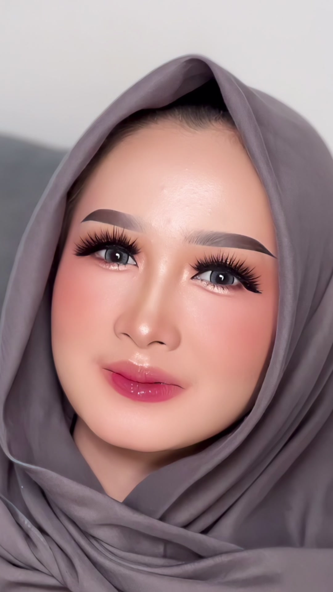 @idamakeuppati