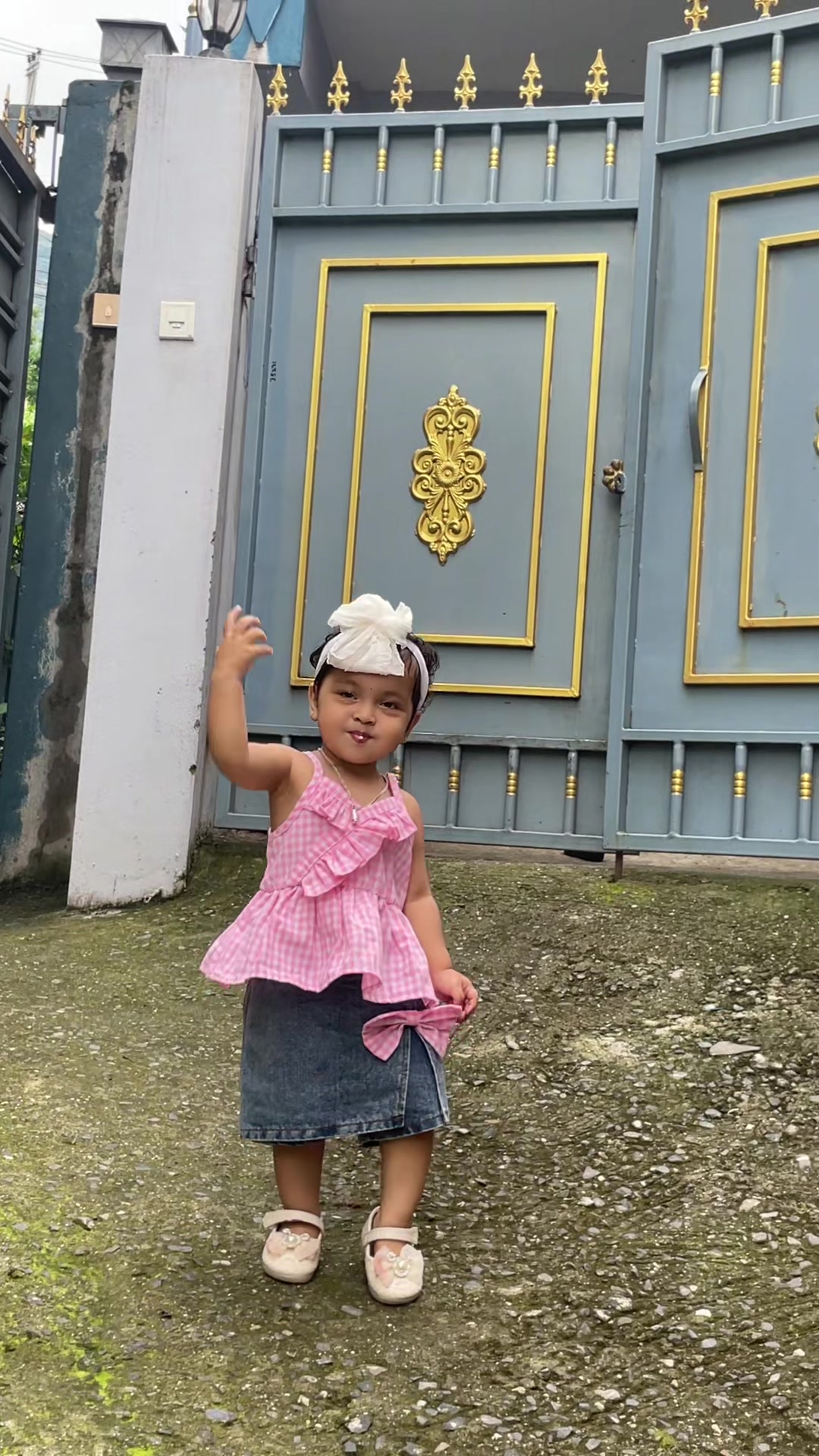 @Annita adhikari🧿