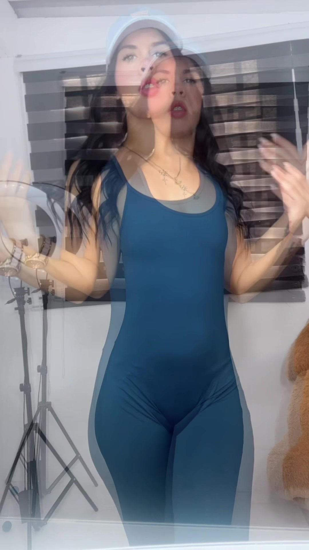 @SB