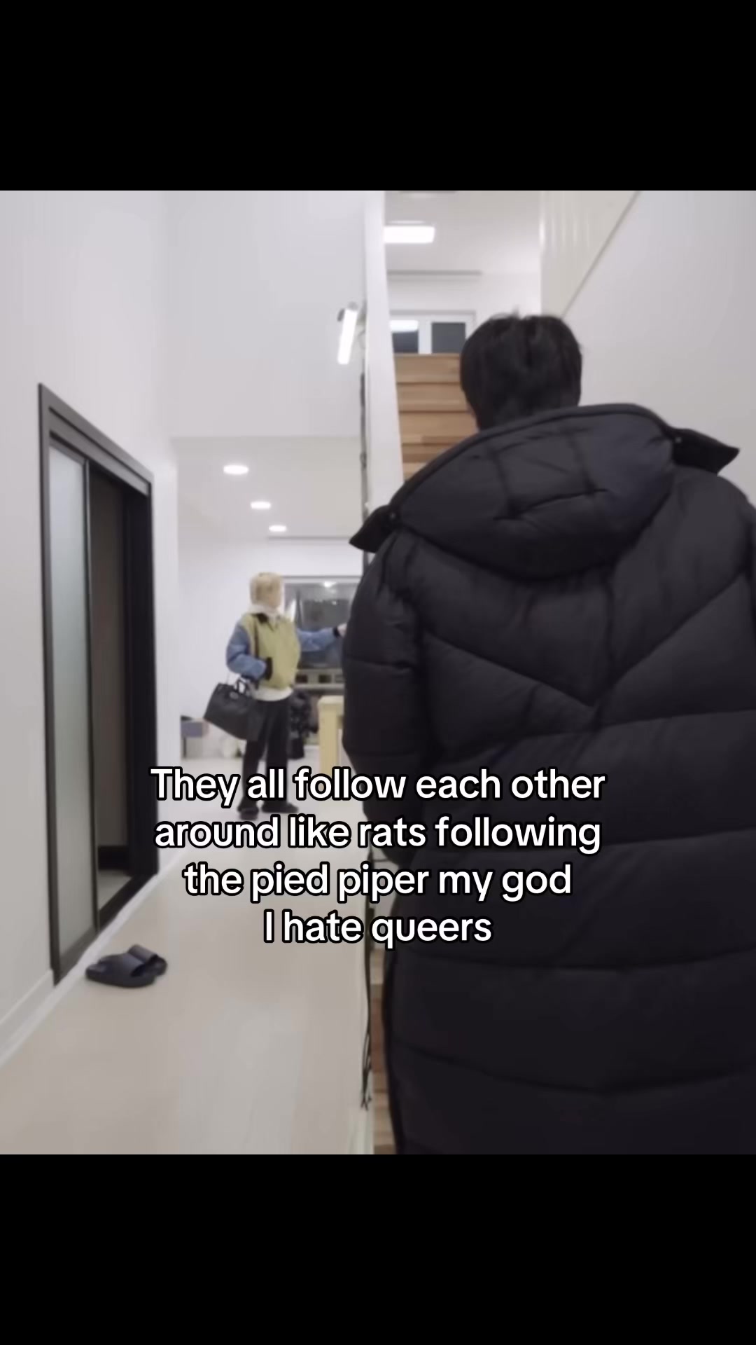 @lia⁷