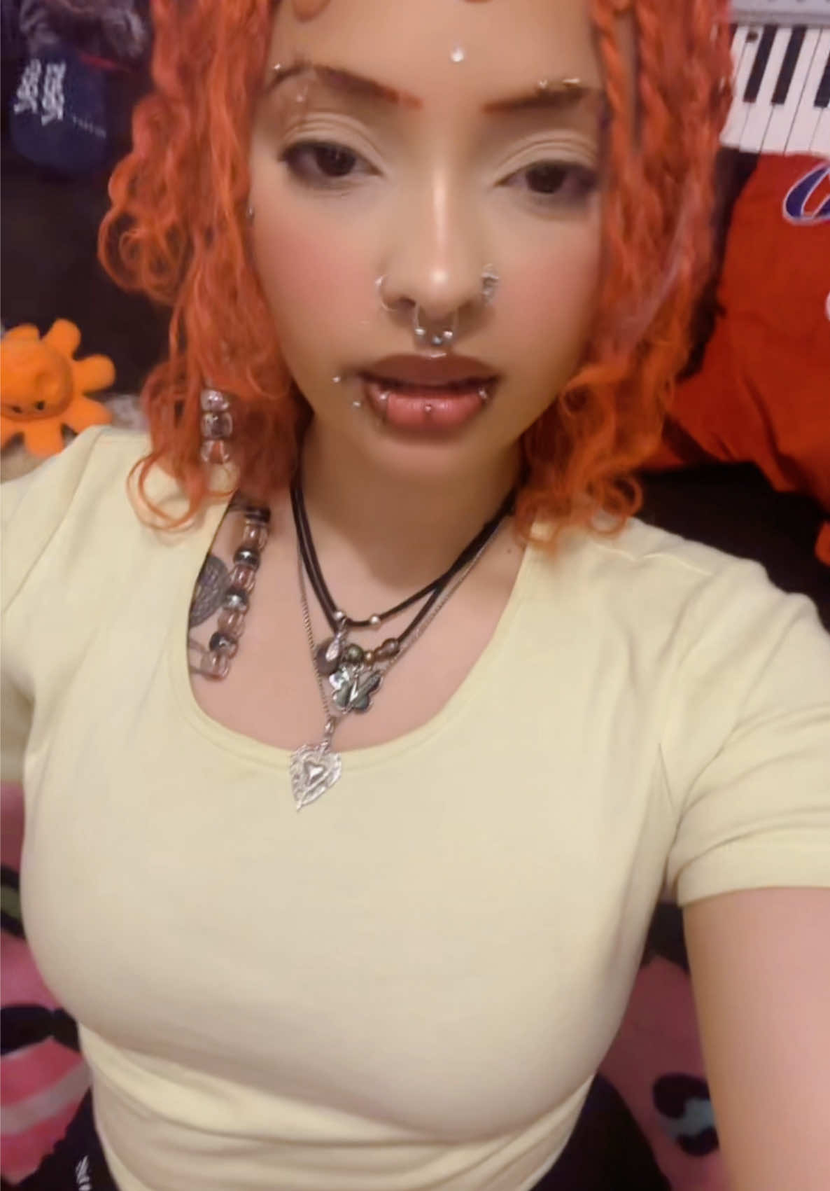 @>:)