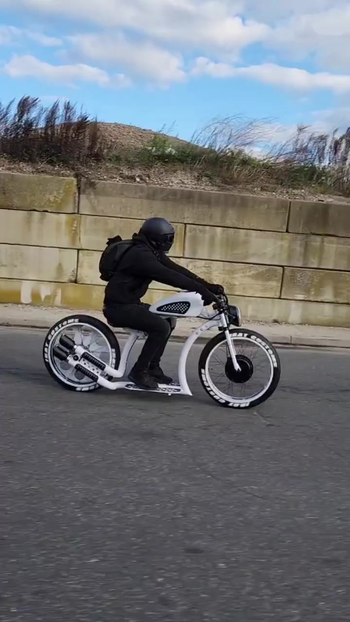 @Jrat Custom E-Bikes