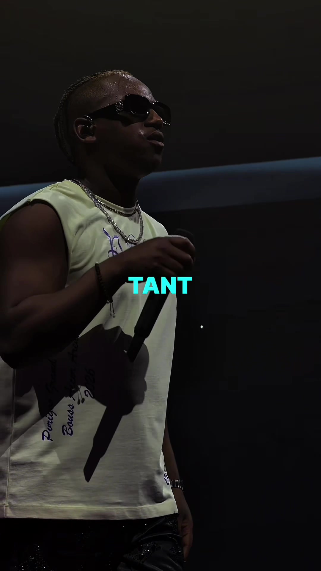 @🎧