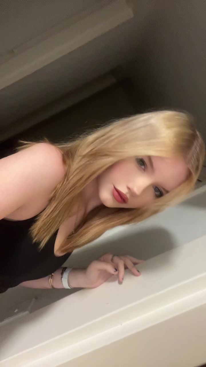 @Willowww