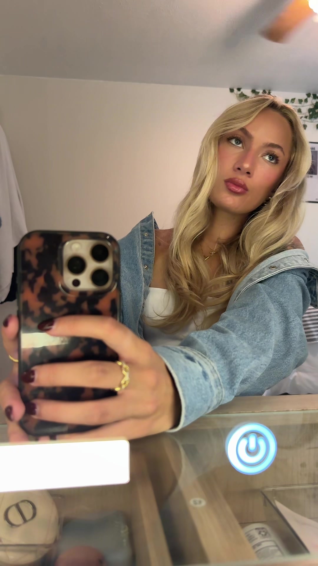 @Ella🦋