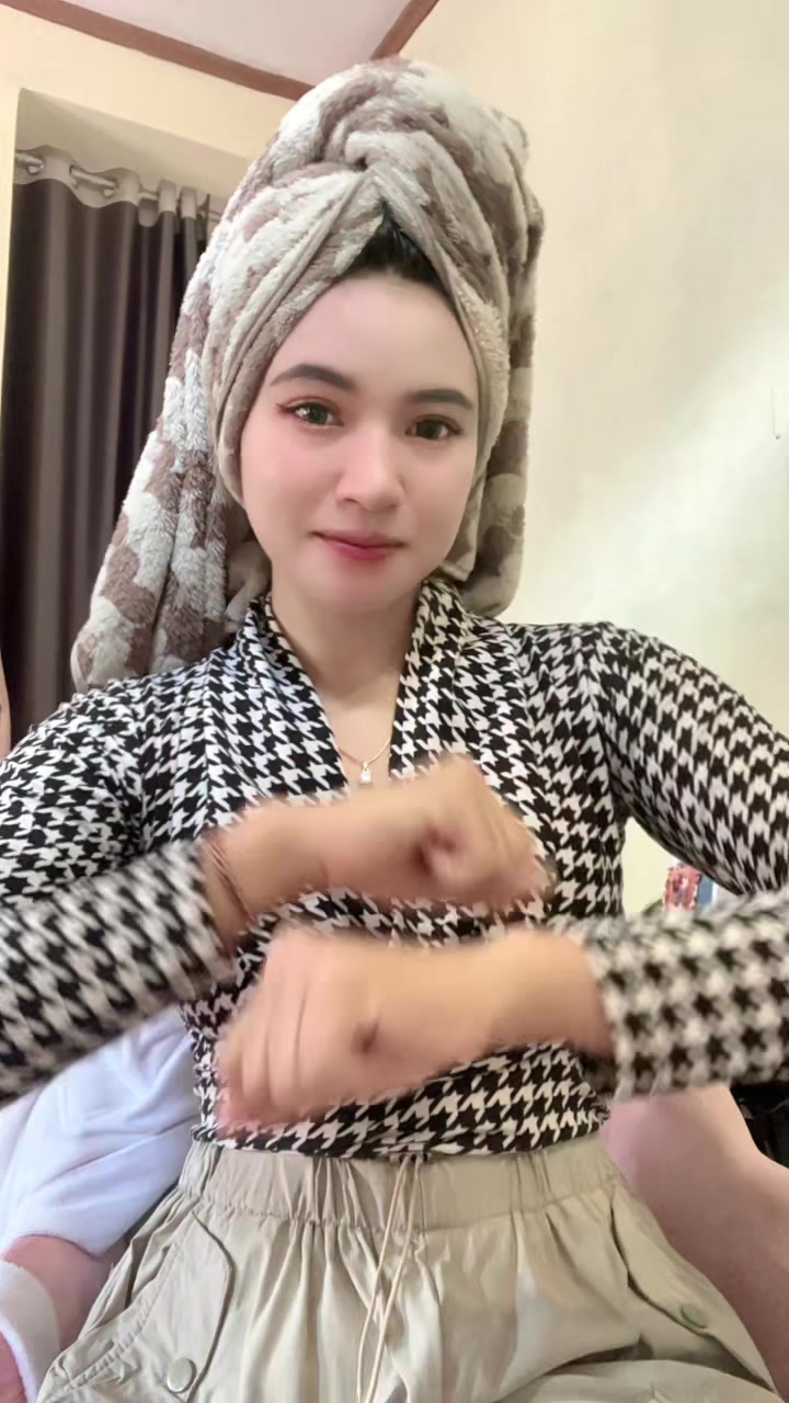 @Vee🕊️