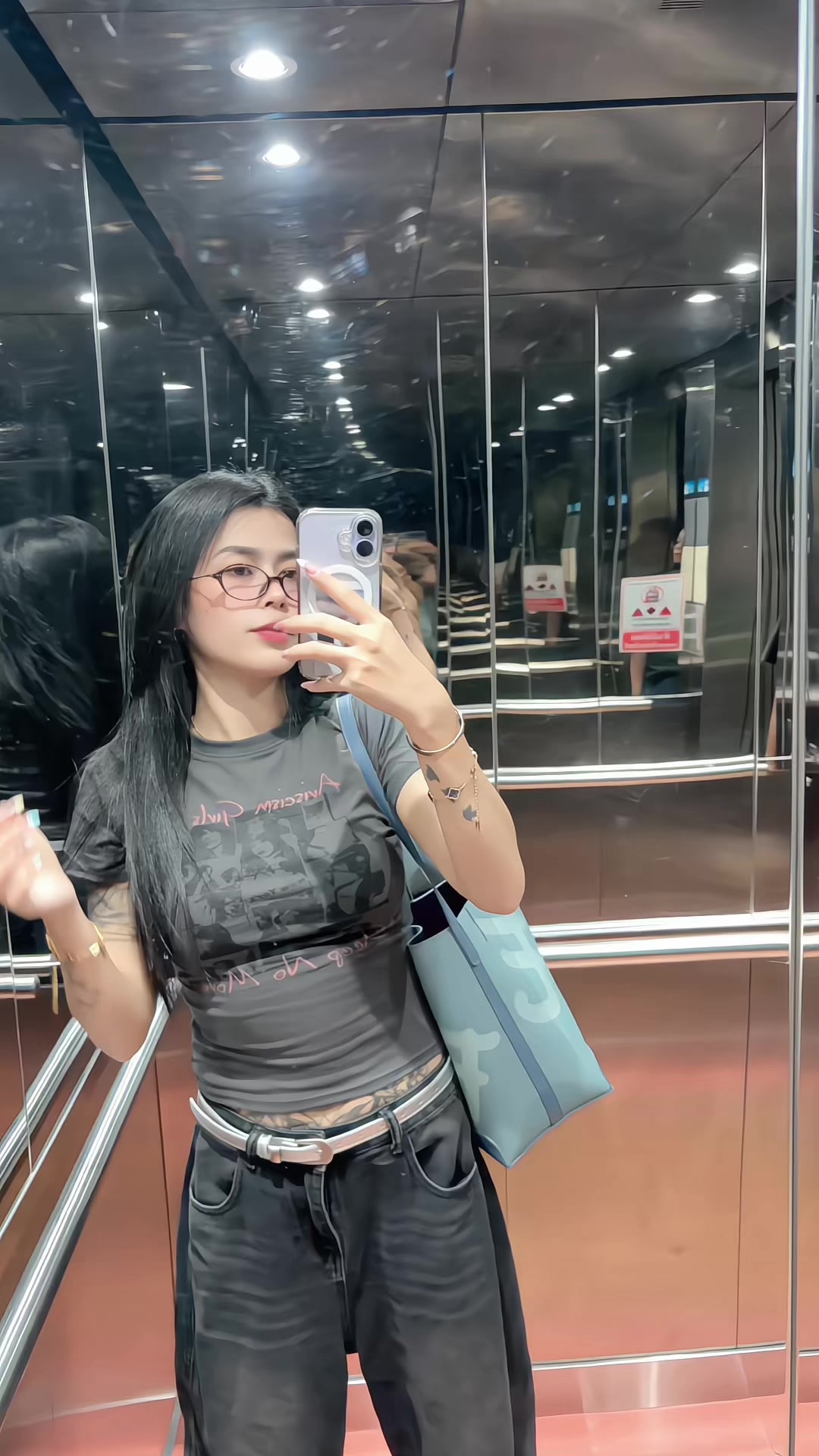 @สาวแนนที่ชอบแว่นตา