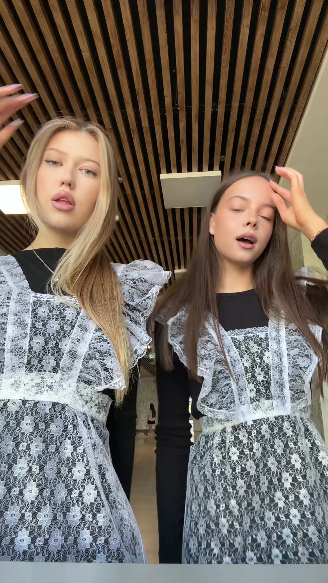 @полина🤲🏻