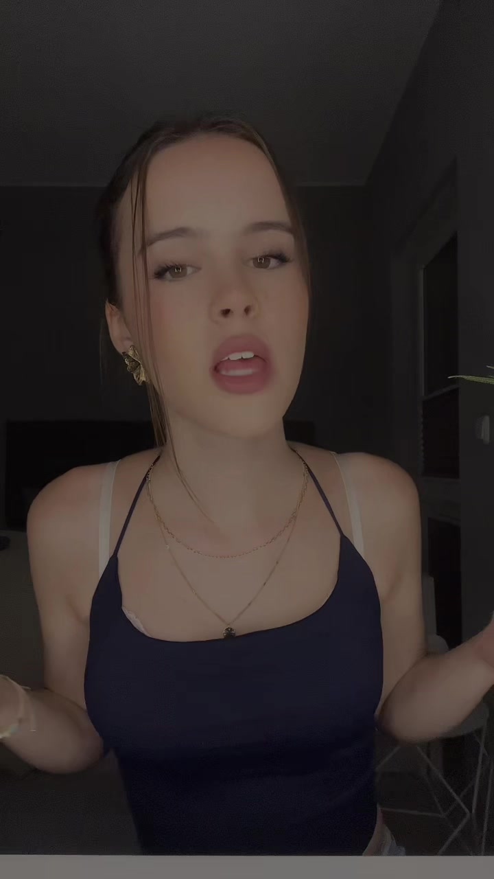 @Emma ᥫ᭡