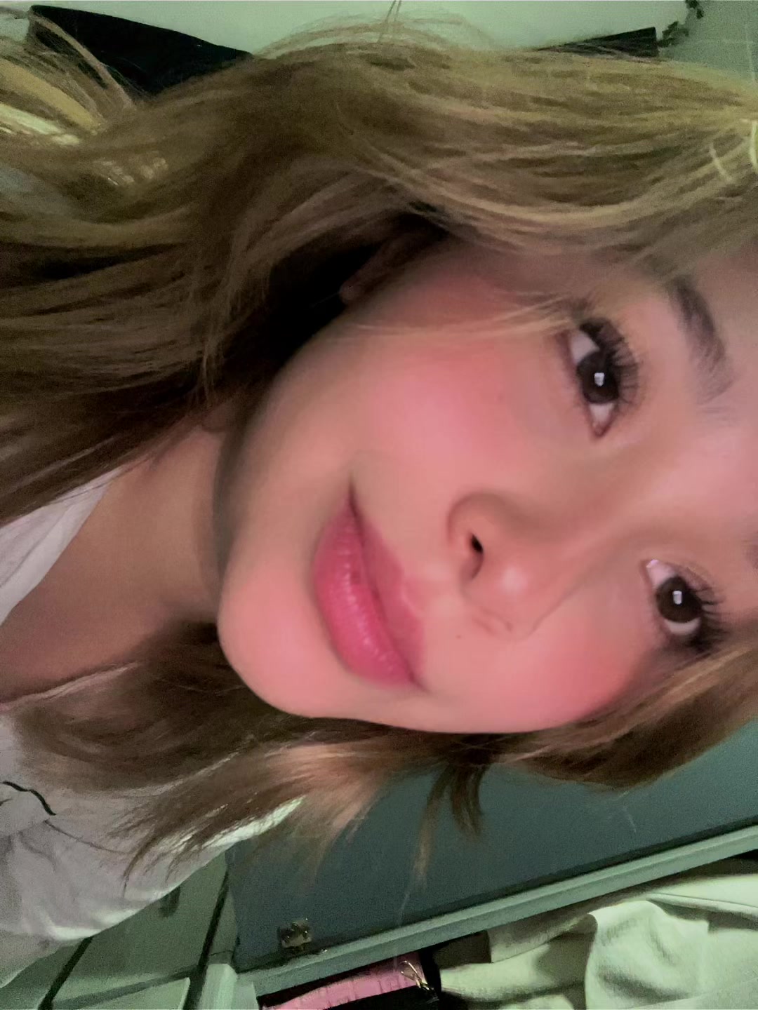 @🧘🏼&zwj;♀️