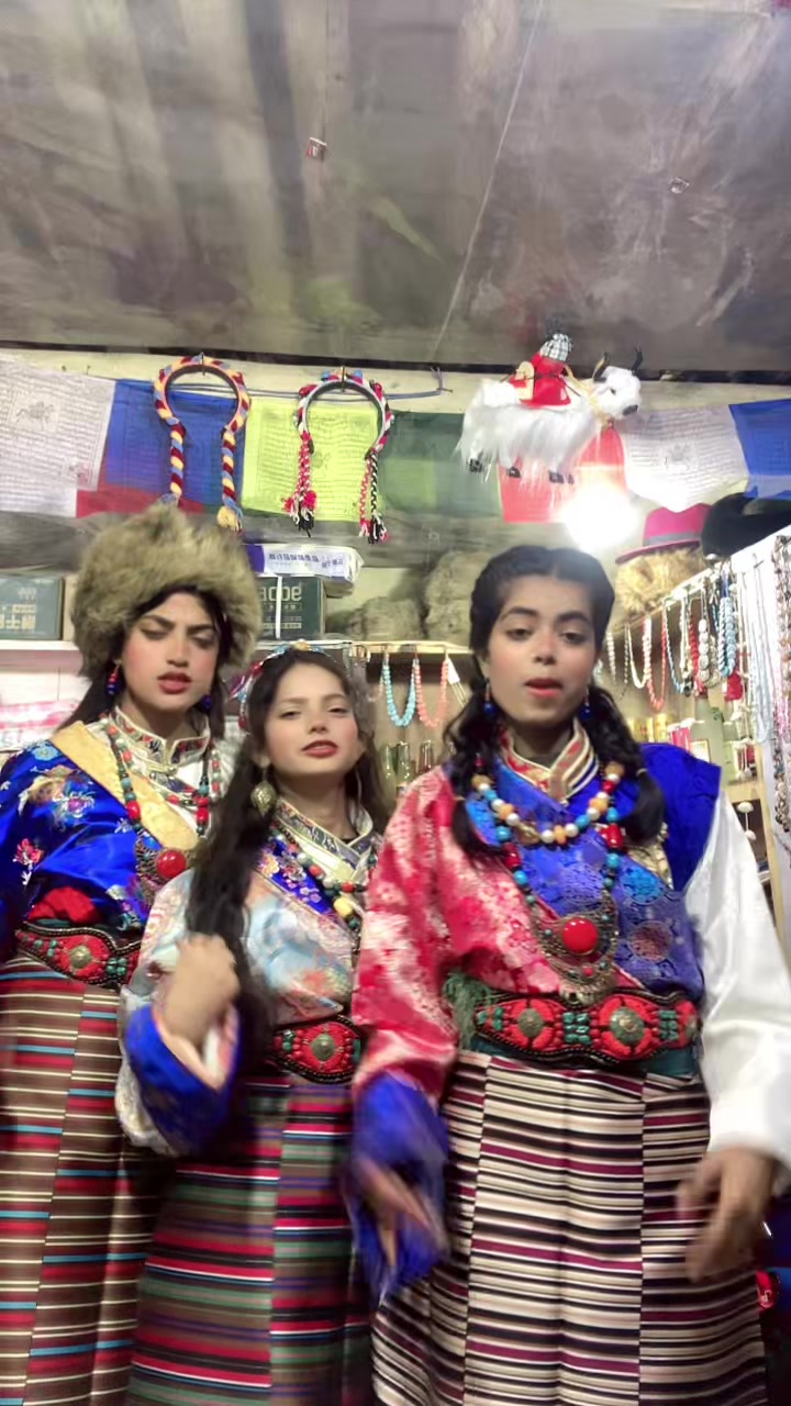 @Aarti Yadav🦜🦋
