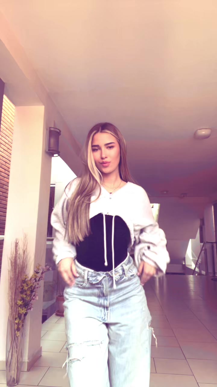 @S R