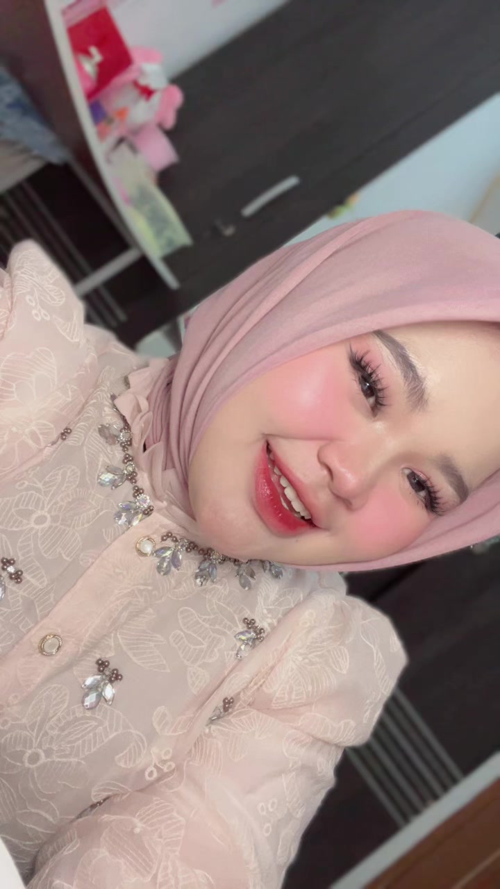 @Nisaa18