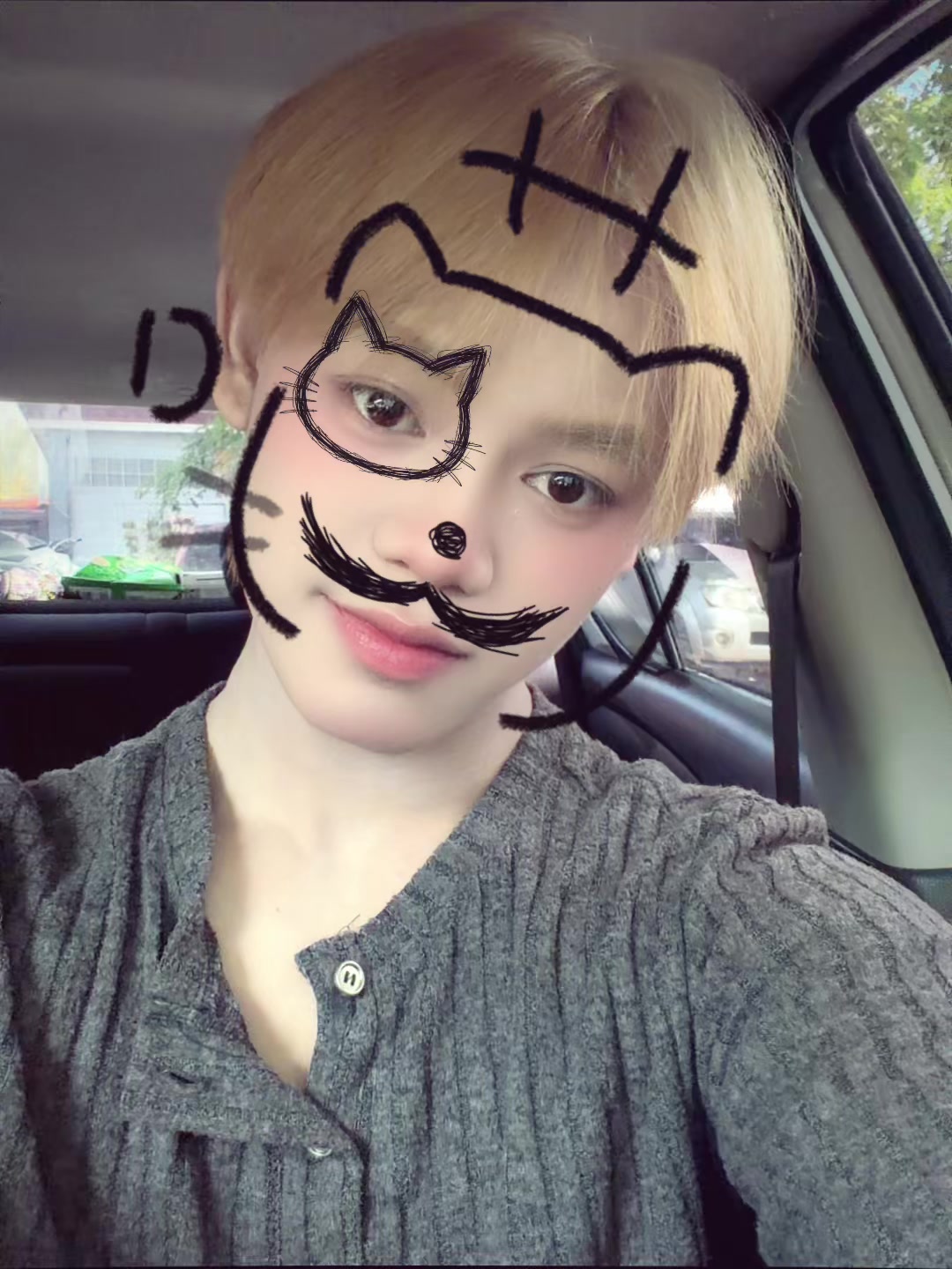 @โลมาตาแป๋ว(。˃ ᵕ ˂ )♡