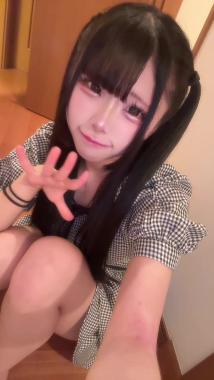 @なな