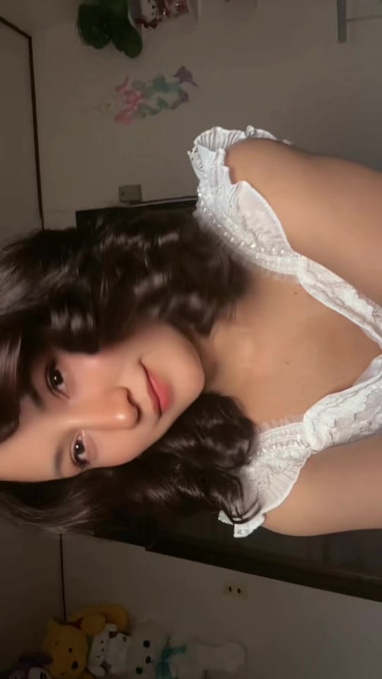 @𝓜𝓾𝓷𝓪 𓂃 𝜗𝜚♡