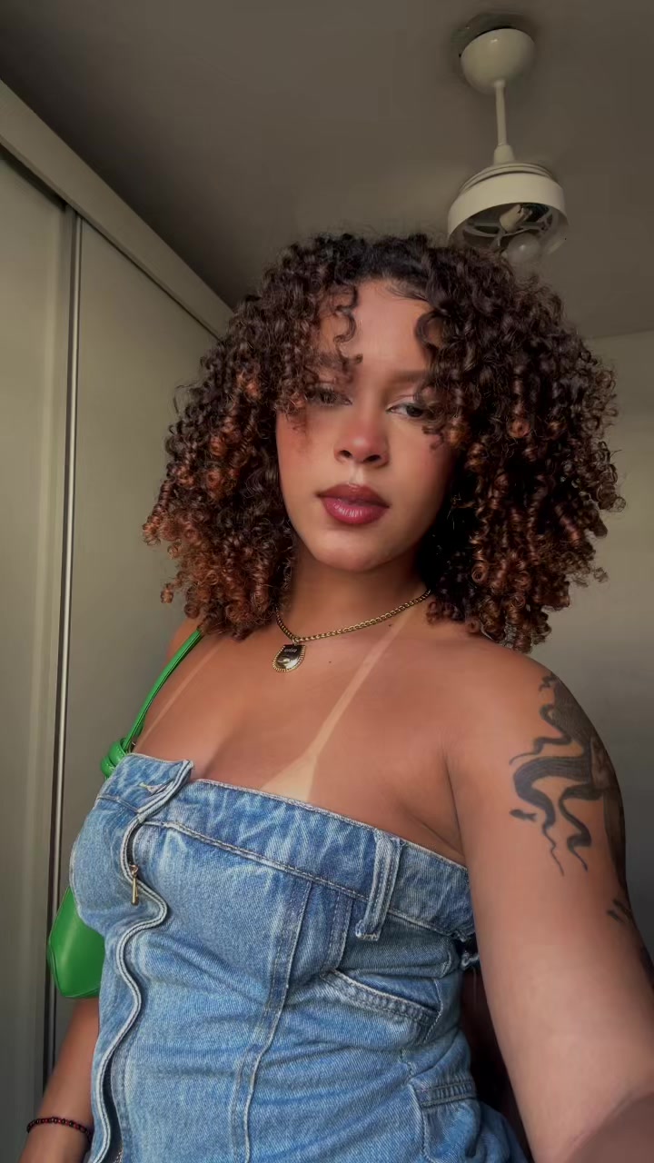 @L&iacute;via Trindade