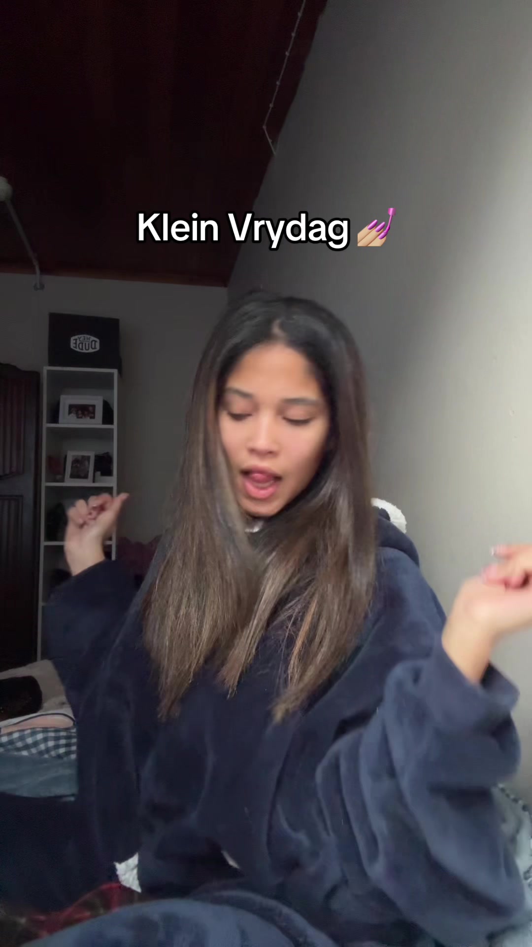 @momofebs