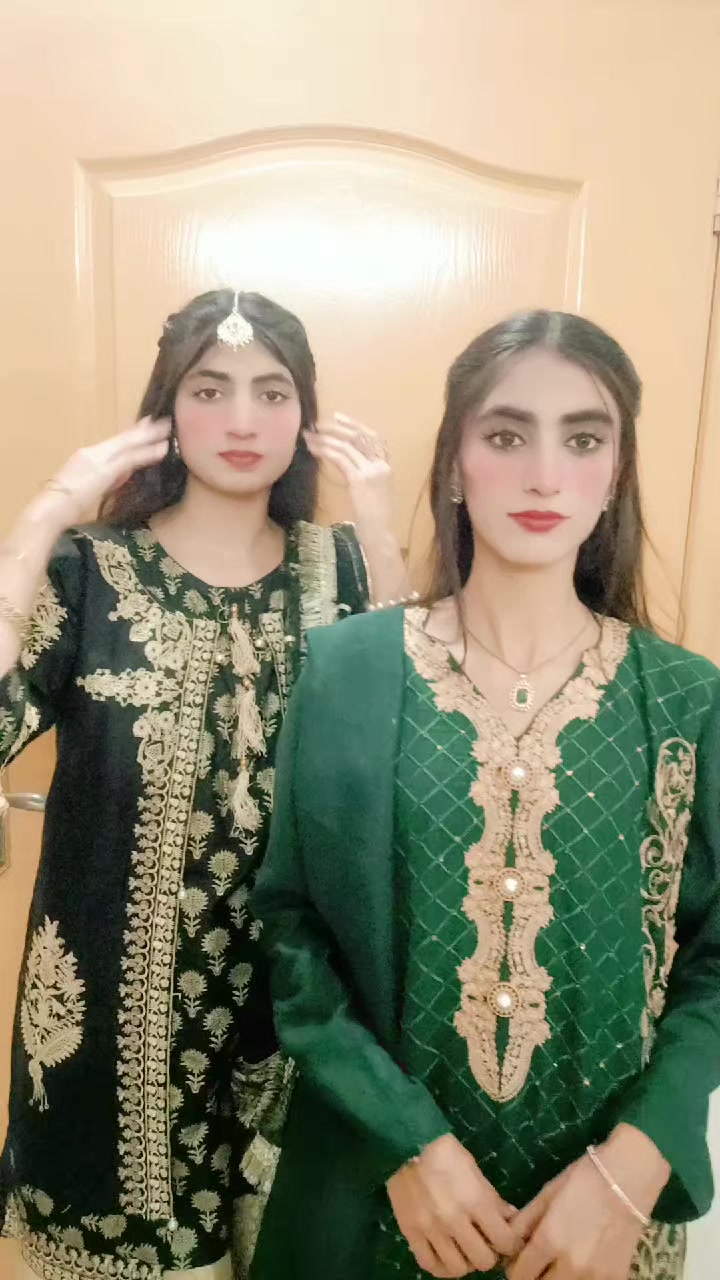 @Queen👑 Sisters💞💞