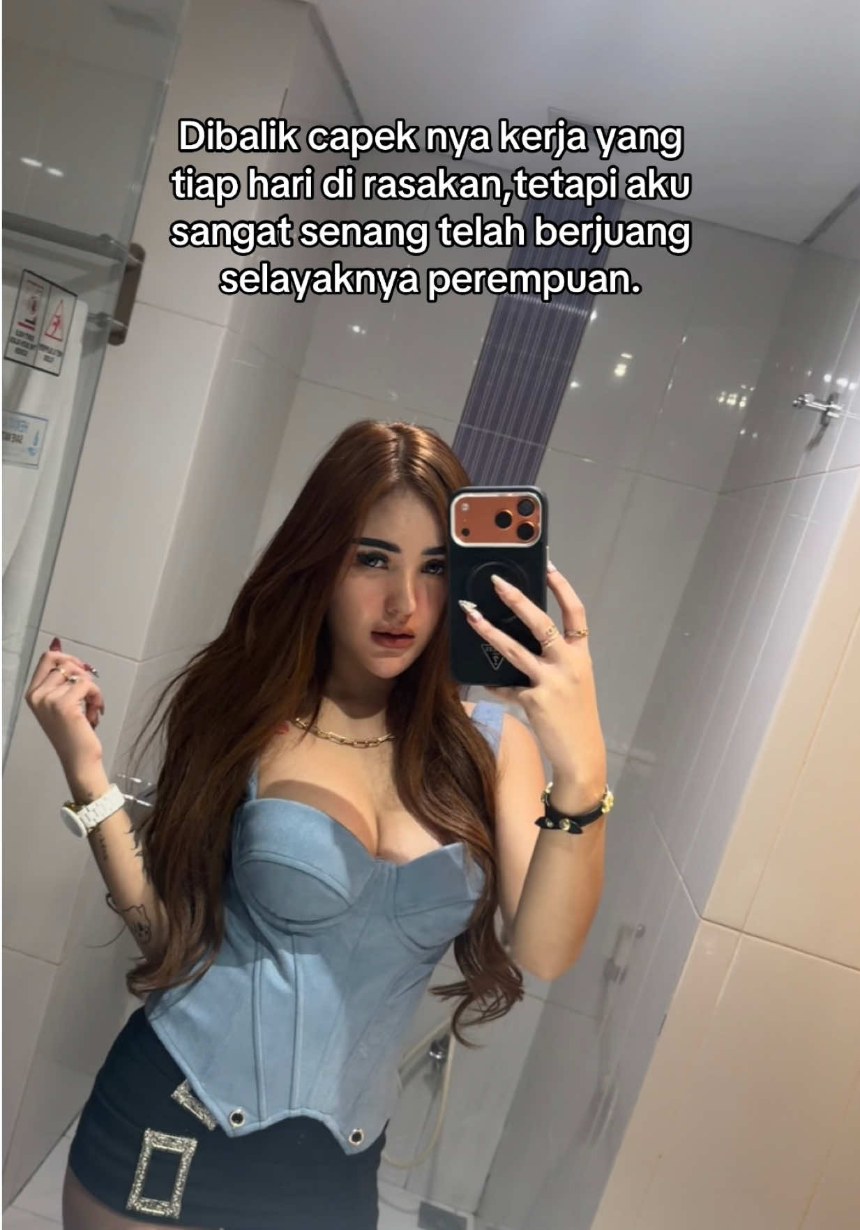 @𝐂𝐇𝐄𝐋𝐋𝐎𝐖💋