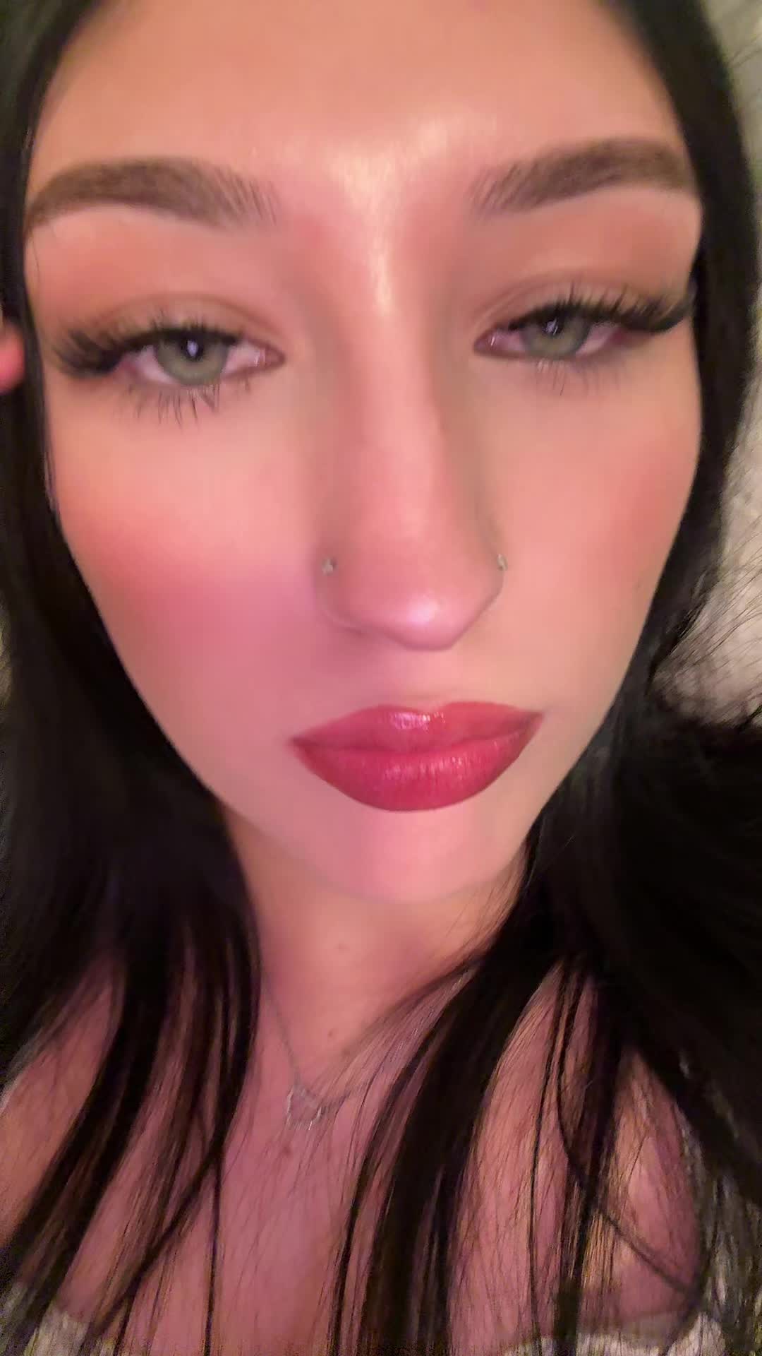 @️