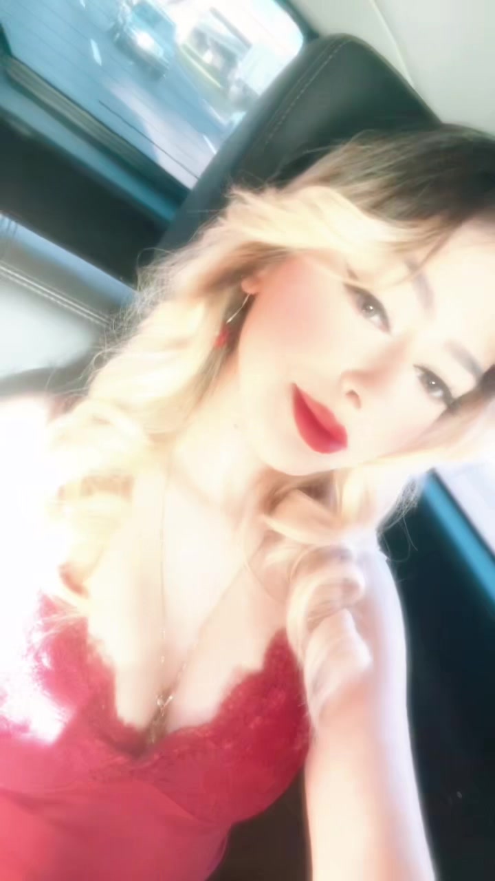 @Julianafoxxy