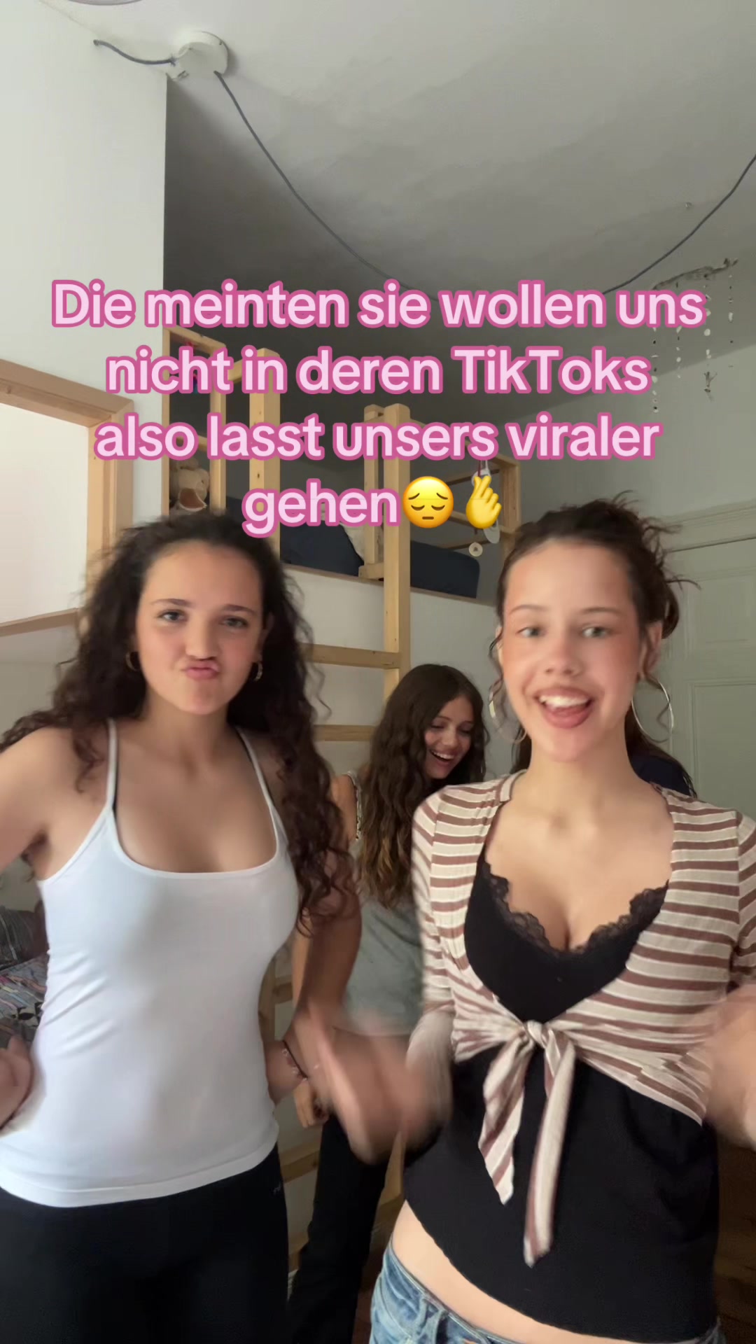 @✧꧁ℛℴ𝓂𝓎꧂✧