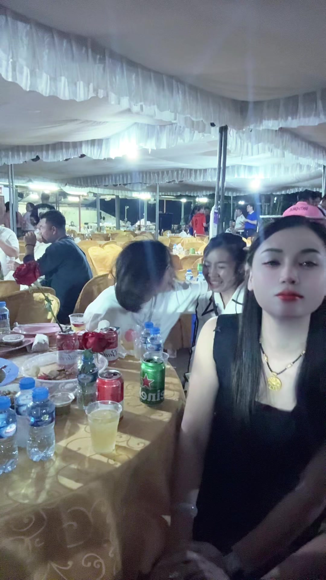 @妙手阁按摩店老板娘