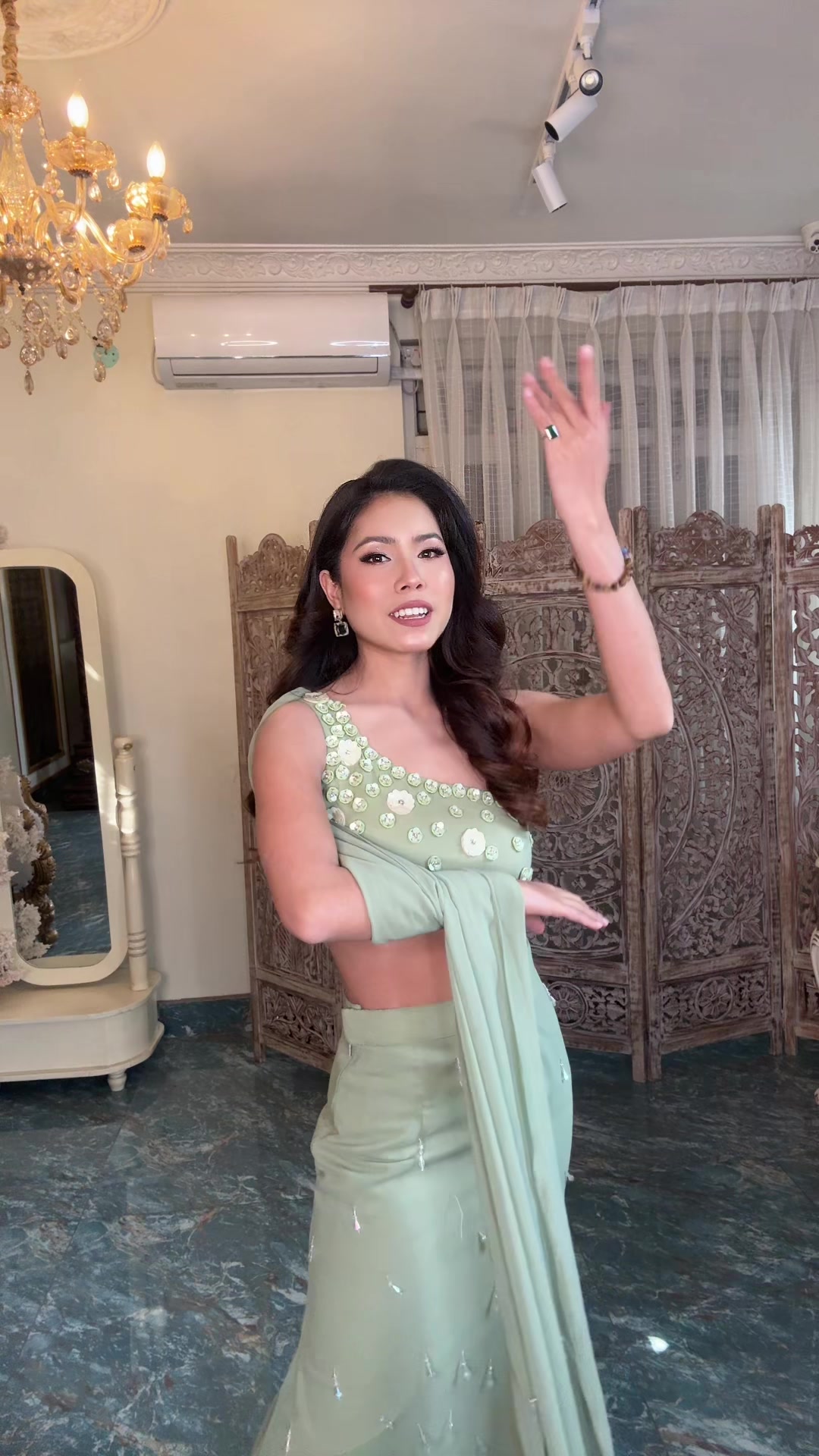 @Meera Kakshapati
