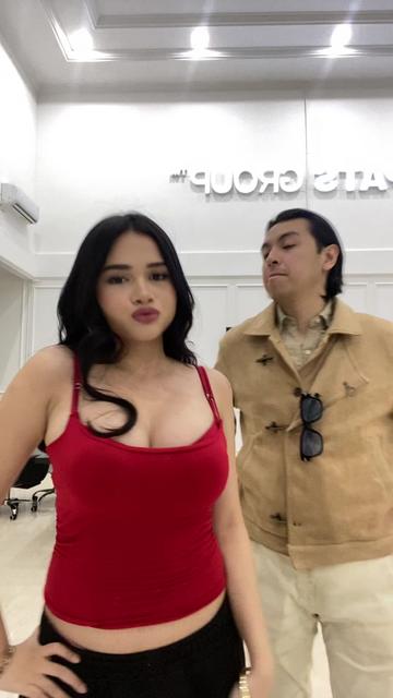 @wassuprachel 👀