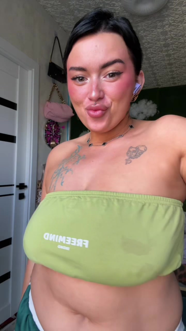 @velvetnika4